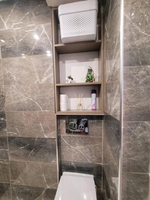Love Room A Cannes - Appartement 25M2 Pour 2 Personnes Avec Un Jacuzzi Prive エクステリア 写真