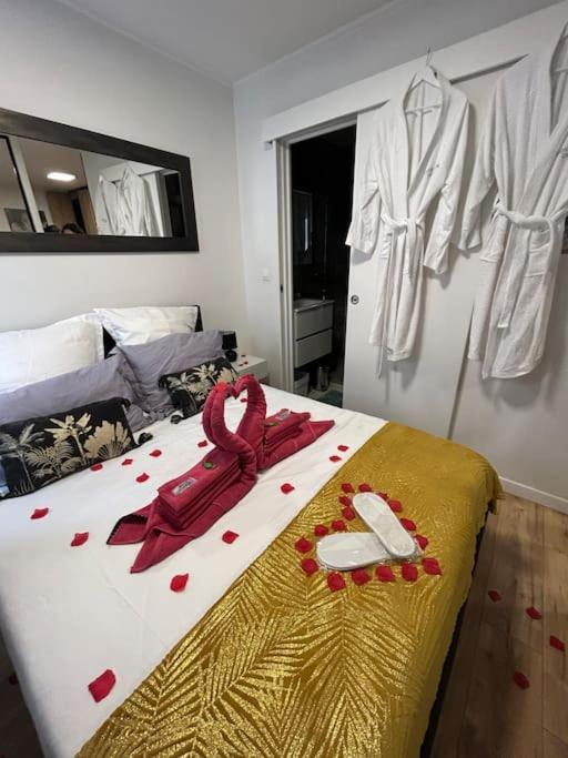 Love Room A Cannes - Appartement 25M2 Pour 2 Personnes Avec Un Jacuzzi Prive エクステリア 写真
