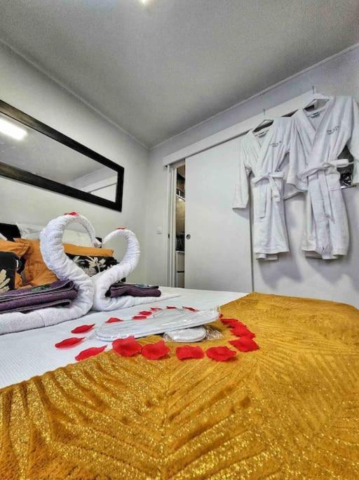 Love Room A Cannes - Appartement 25M2 Pour 2 Personnes Avec Un Jacuzzi Prive エクステリア 写真